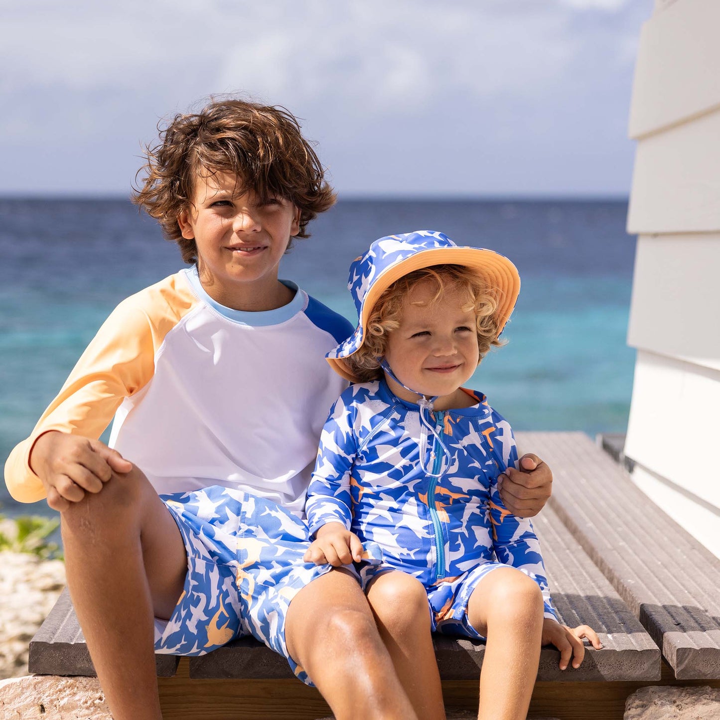 SNAPPER ROCK - Shark Squad Reversible Bucket Hat