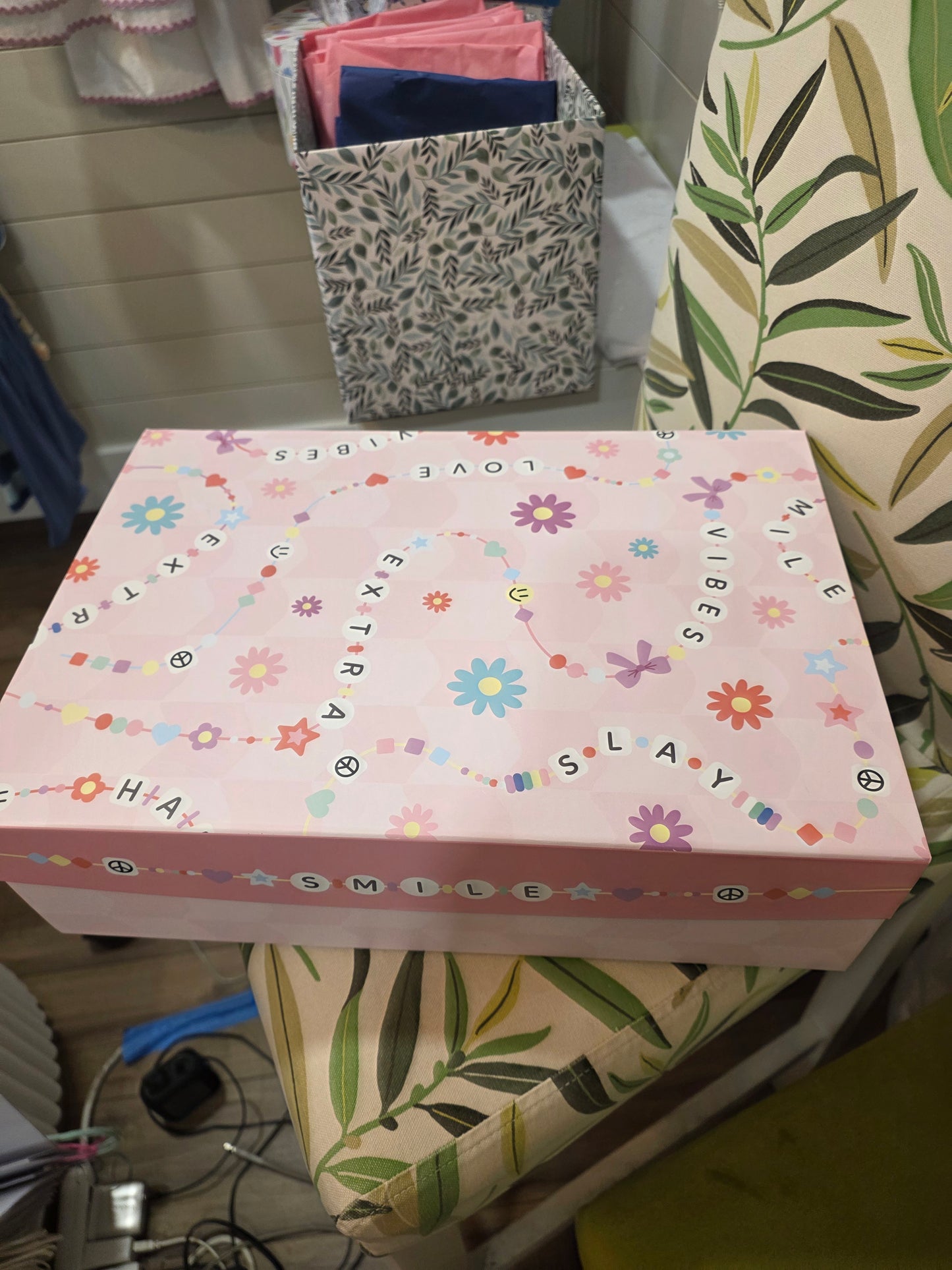 GIFT BOX