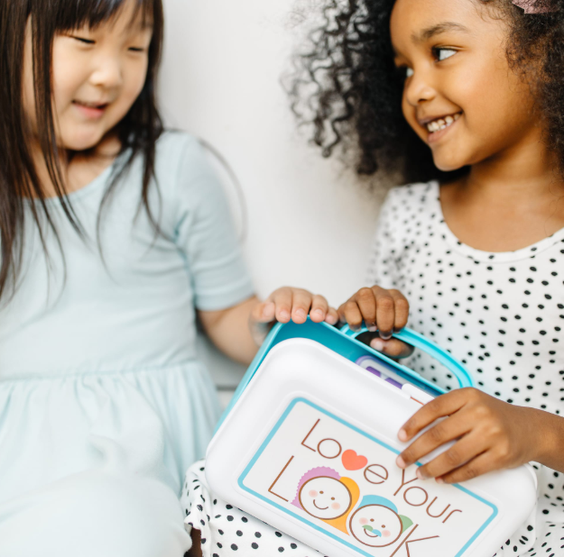 MELISSA & DOUG - LOVE YOUR LOOK - Makeup Kit Play Set