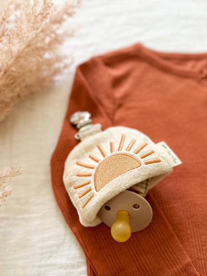 Sun Soothe & Store Pacifier Clip