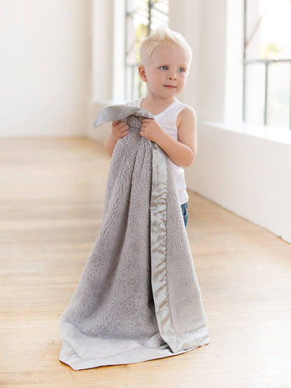 LITTLE GIRAFFE - Chenille Baby Blanket