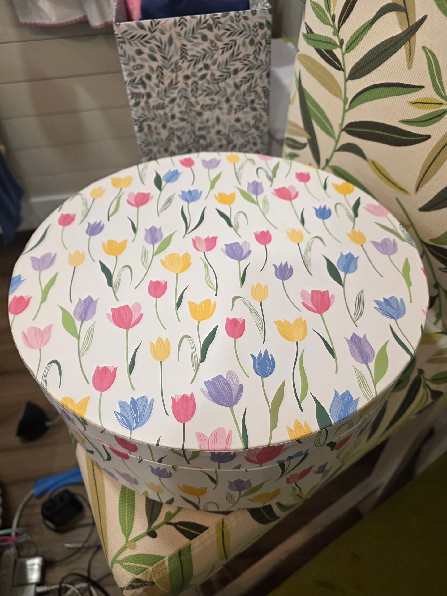 GIFT BOX